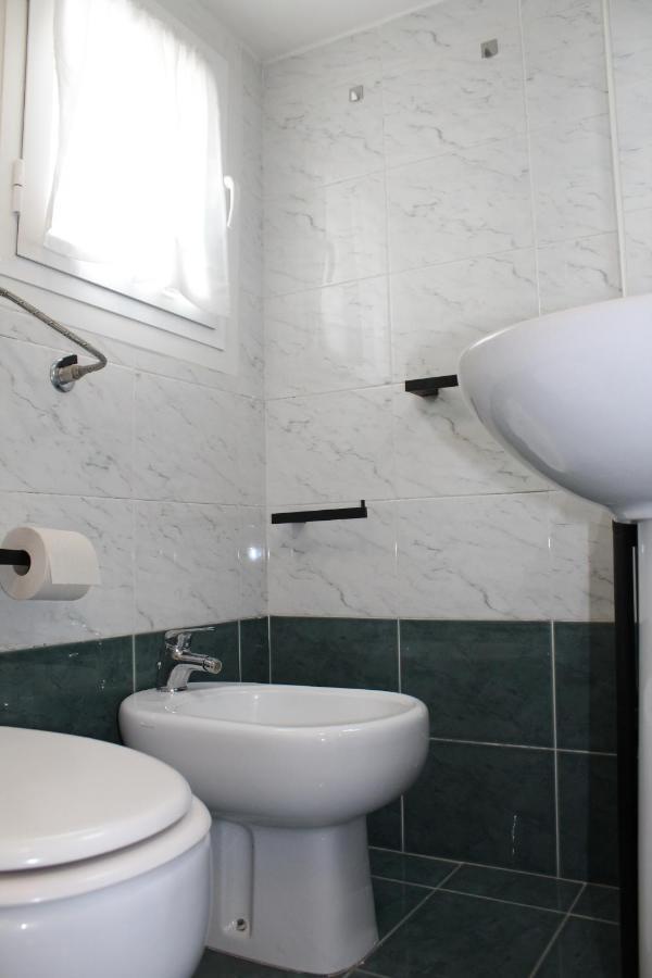 Rooftop Zahra Apartment Барі Екстер'єр фото